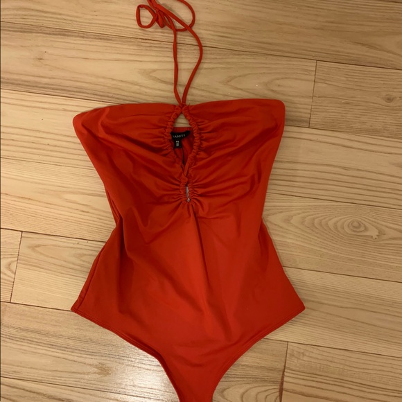 Bodysuit never worn - Picture 1 of 2